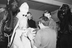 Chiro Achel 1966 bezoek Sinterklaas lokaal Witteberg 3