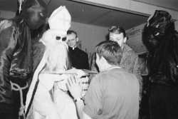 Chiro Achel 1966 bezoek Sinterklaas lokaal Witteberg 3