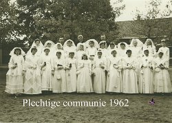 Plechtigecommunie1962groepsfotomeisjes
