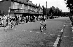 1981 Achel Wielerwedstrijd winnaar Lodewijckx voor Marc Heynen